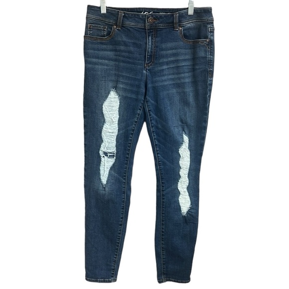 INC Curvy Fit Distressed Jeans - Picture 1 of 4